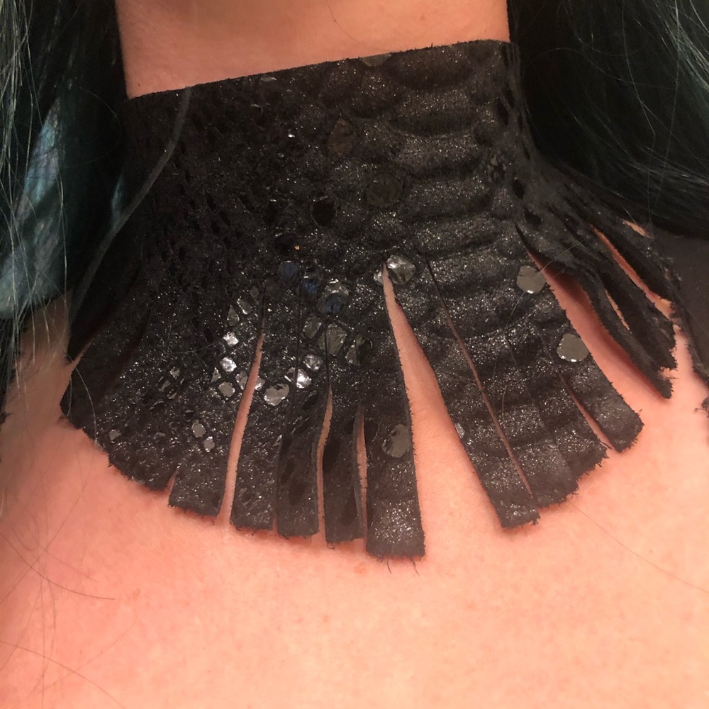 Dark mermaid leather fringe choker - Picture 7 of 10